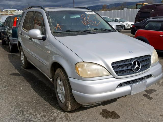 4JGAB54E4YA167819 - 2000 MERCEDES-BENZ ML 320 SILVER photo 1