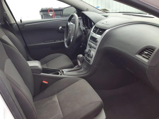 1G1ZC5E0XCF329707 - 2012 CHEVROLET MALIBU 1LT WHITE photo 5
