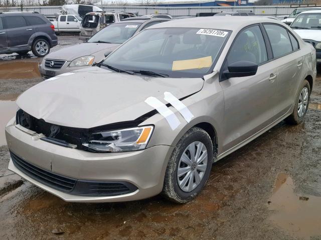 3VW2K7AJ8DM236351 - 2013 VOLKSWAGEN JETTA BASE BEIGE photo 2