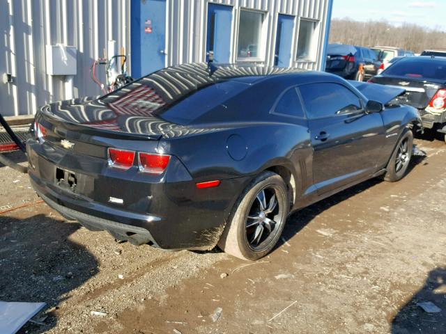 2G1FA1E33D9140726 - 2013 CHEVROLET CAMARO LS BLACK photo 4