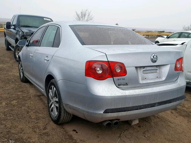 3VWRF71KX6M677025 - 2006 VOLKSWAGEN JETTA 2.5 SILVER photo 3