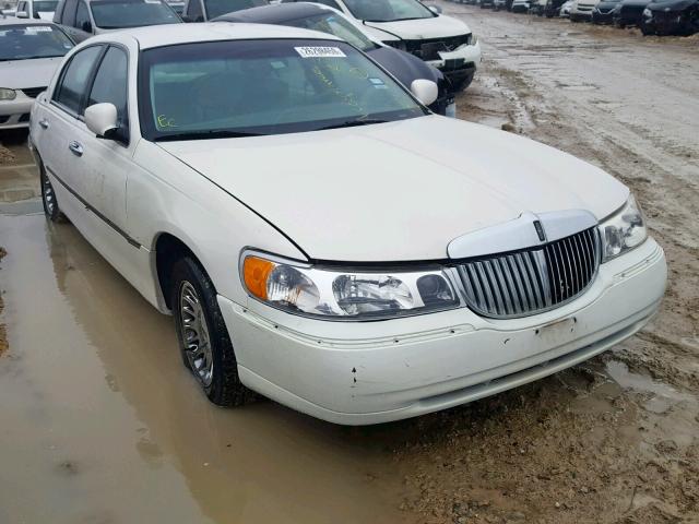 1LNHM83W71Y707262 - 2001 LINCOLN TOWN CAR C WHITE photo 1