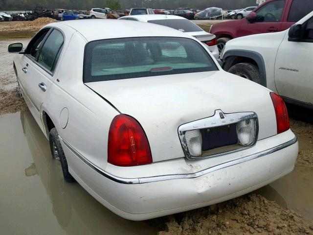 1LNHM83W71Y707262 - 2001 LINCOLN TOWN CAR C WHITE photo 3