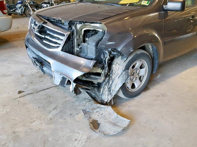 5FNYF3H24DB035558 - 2013 HONDA PILOT LX GRAY photo 9