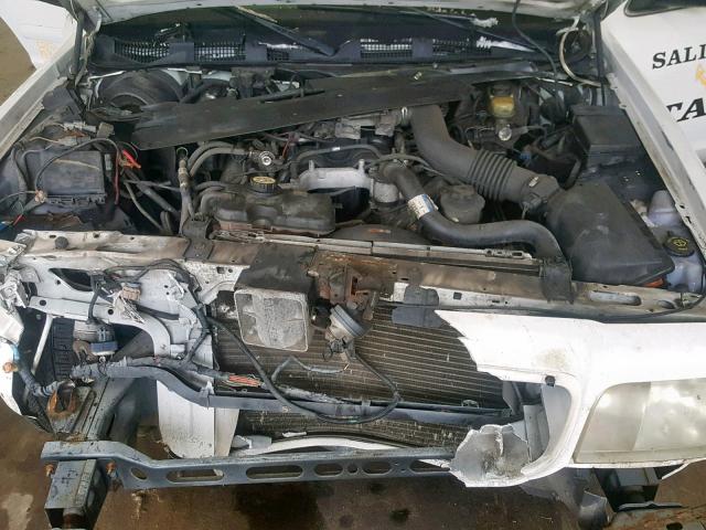 2FAFP71W52X126852 - 2002 FORD CROWN VICT WHITE photo 7