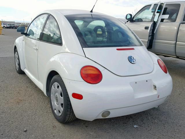 3VWCA21C8YM443520 - 2000 VOLKSWAGEN NEW BEETLE 白色 照片 3