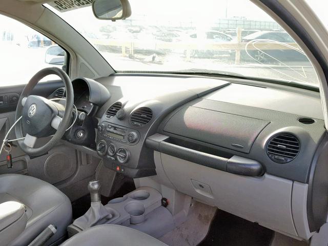 3VWCA21C8YM443520 - 2000 VOLKSWAGEN NEW BEETLE 白色 照片 9