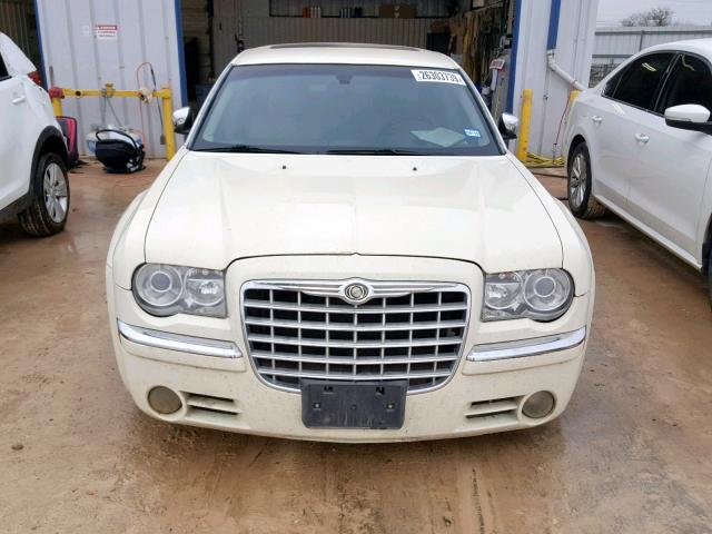 2C3KA63H56H272174 - 2006 CHRYSLER 300C CREAM photo 9