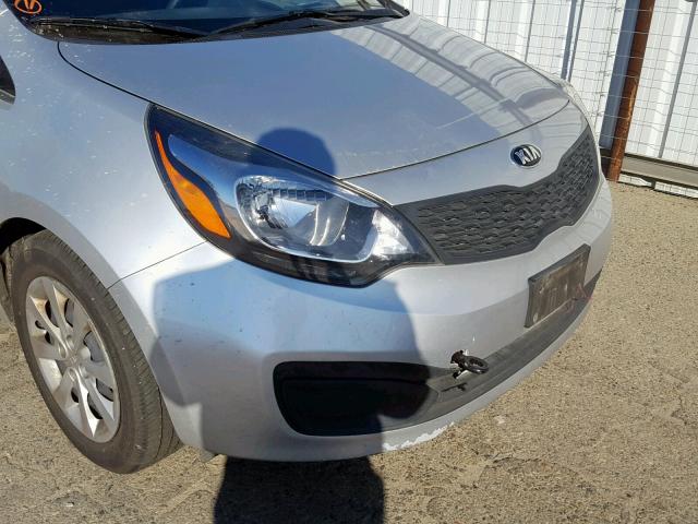 KNADM4A32F6484861 - 2015 KIA RIO LX SILVER photo 9