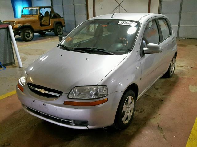 KL1TD66677B789706 - 2007 CHEVROLET AVEO BASE Күміс фото 2