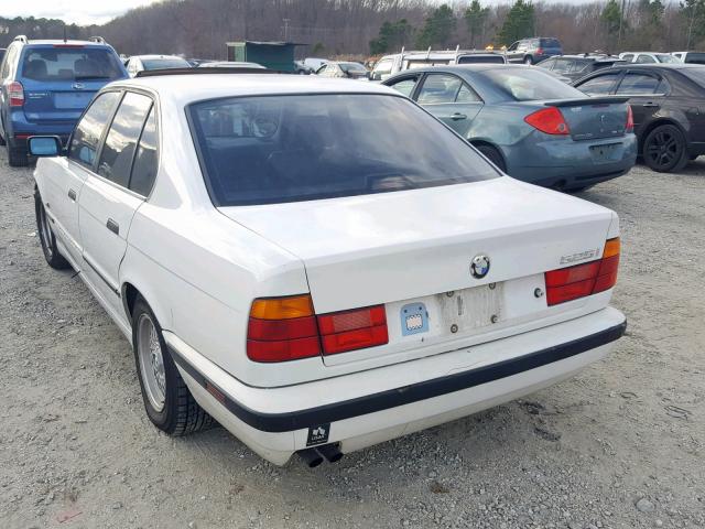 WBAHD632XSGK80931 - 1995 BMW 525 I AUTO WHITE photo 3