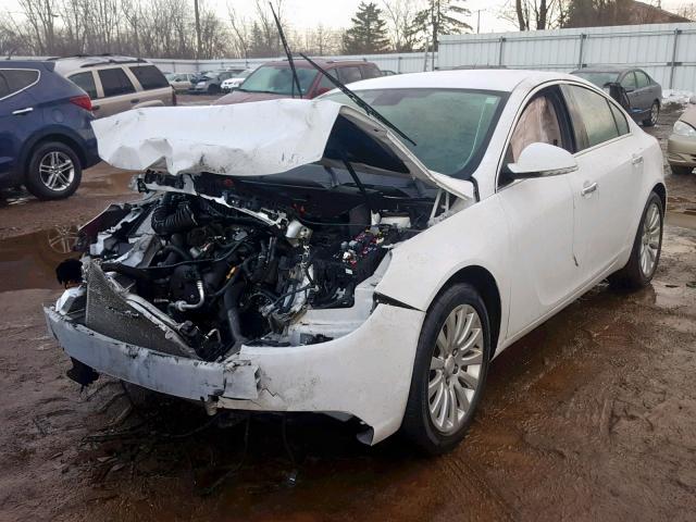 2G4GS5EK0C9133766 - 2012 BUICK REGAL PREM WHITE photo 2