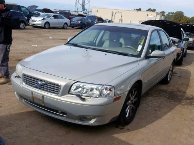 YV1TH59H741380069 - 2004 VOLVO S80 2.5T TAN photo 2