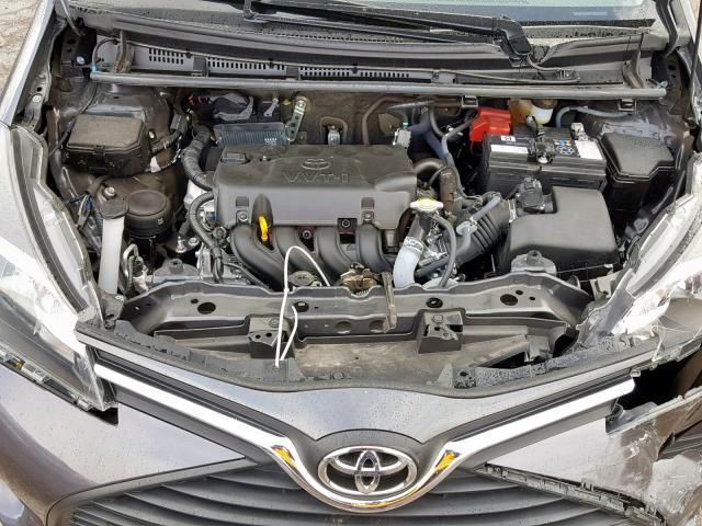 VNKJTUD34FA054094 - 2015 TOYOTA YARIS GRAY photo 7