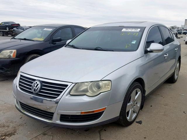 WVWAK73C38P110587 - 2008 VOLKSWAGEN PASSAT KOM SILVER photo 2