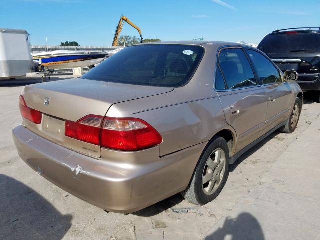 1HGCG5670YA056053 - 2000 HONDA ACCORD SE  photo 4