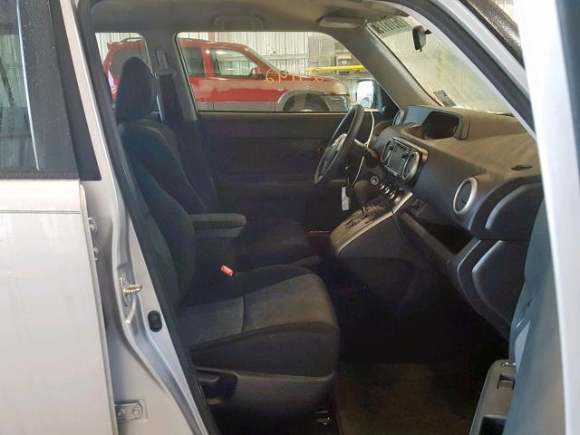 JTLZE4FE2DJ047182 - 2013 TOYOTA SCION XB 银色 照片 5