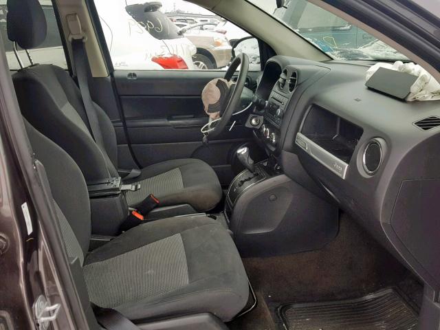 1C4NJCBB5FD118582 - 2015 JEEP COMPASS SP 灰色 照片 5