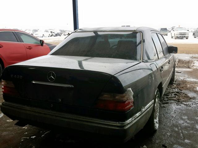 WDBEA34EXRC128136 - 1994 MERCEDES-BENZ E 420 BLACK photo 4