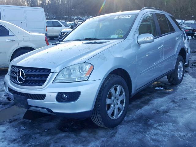 4JGBB86E16A092285 - 2006 MERCEDES-BENZ ML 350 SILVER photo 2