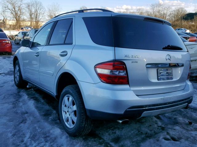 4JGBB86E16A092285 - 2006 MERCEDES-BENZ ML 350 SILVER photo 3