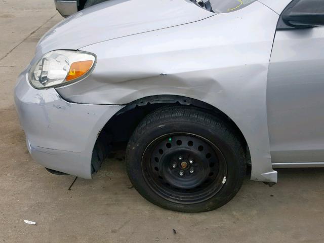 2T1KR32E15C460922 - 2005 TOYOTA MATRIX 银色 照片 9
