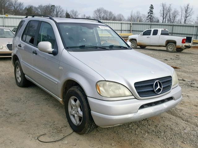 4JGAB54E51A267644 - 2001 MERCEDES-BENZ ML 320 SILVER photo 1