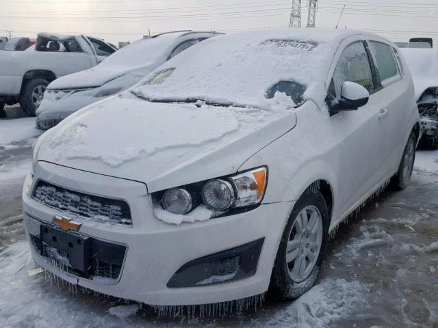 1G1JA6SH2C4199324 - 2012 CHEVROLET SONIC LS WHITE photo 2