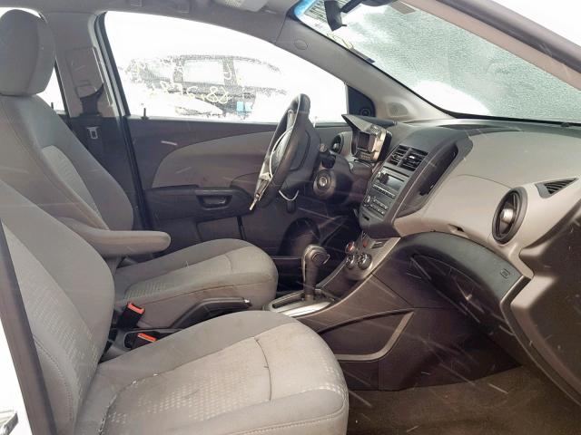1G1JA6SH2C4199324 - 2012 CHEVROLET SONIC LS WHITE photo 5