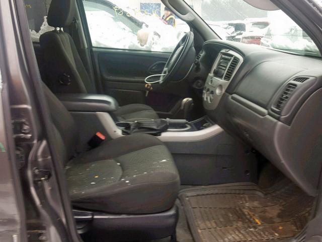 4F2YZ04155KM41761 - 2005 MAZDA TRIBUTE S GRAY photo 5