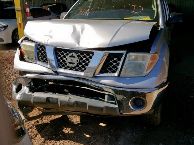 1N6AD09U58C409925 - 2008 NISSAN FRONTIER C SILVER photo 9