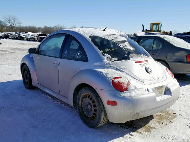 3VWCS21C61M414780 - 2001 VOLKSWAGEN NEW BEETLE Silber Foto 3