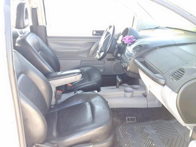 3VWCS21C61M414780 - 2001 VOLKSWAGEN NEW BEETLE Silber Foto 5