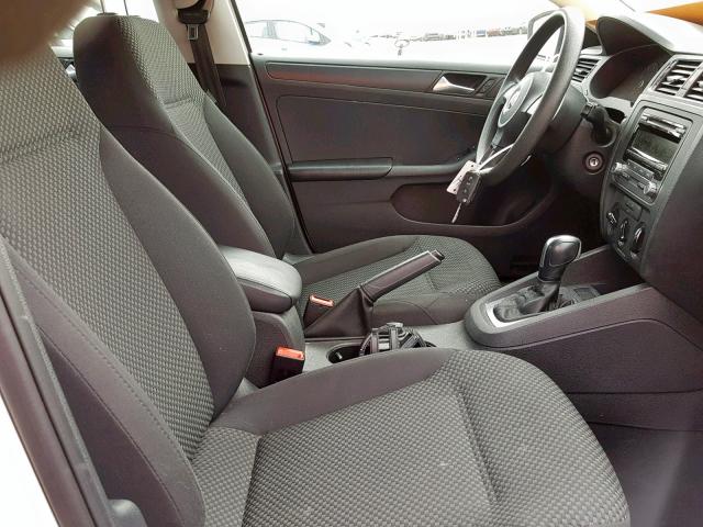 3VW2K7AJ3DM295033 - 2013 VOLKSWAGEN JETTA BASE Սպիտակ լուսանկար 5