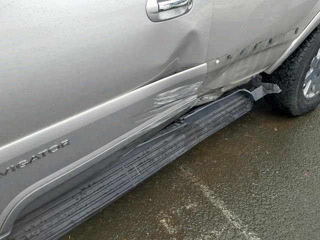 5LMFU27R63LJ28818 - 2003 LINCOLN NAVIGATOR BEIGE photo 9