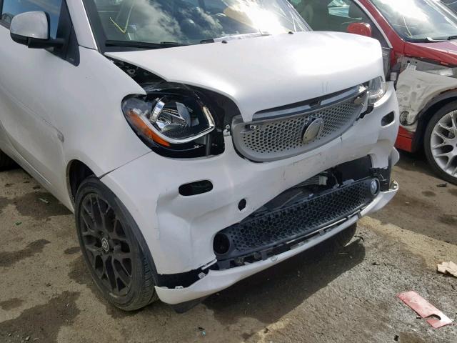 WMEFJ5DA5GK045040 - 2016 SMART FORTWO WHITE photo 9