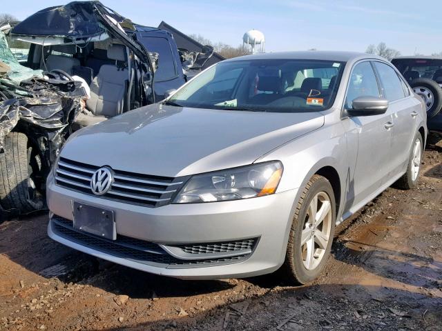 1VWBP7A37DC099522 - 2013 VOLKSWAGEN PASSAT SE SILVER photo 2