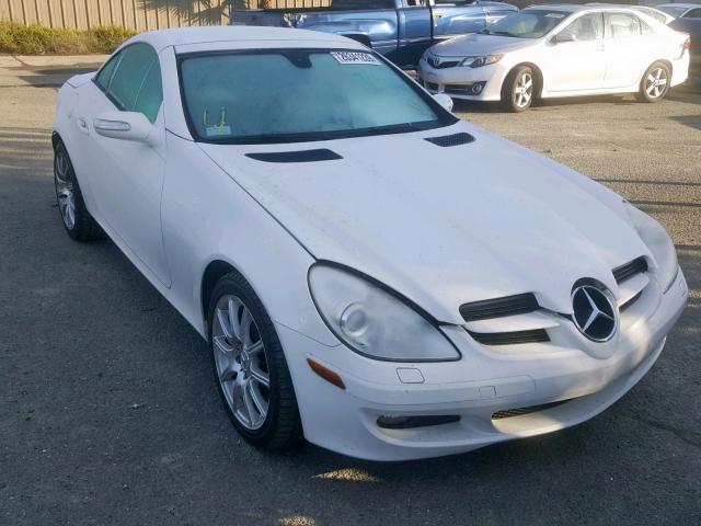 WDBWK56F36F114172 - 2006 MERCEDES-BENZ SLK 350 WHITE photo 1