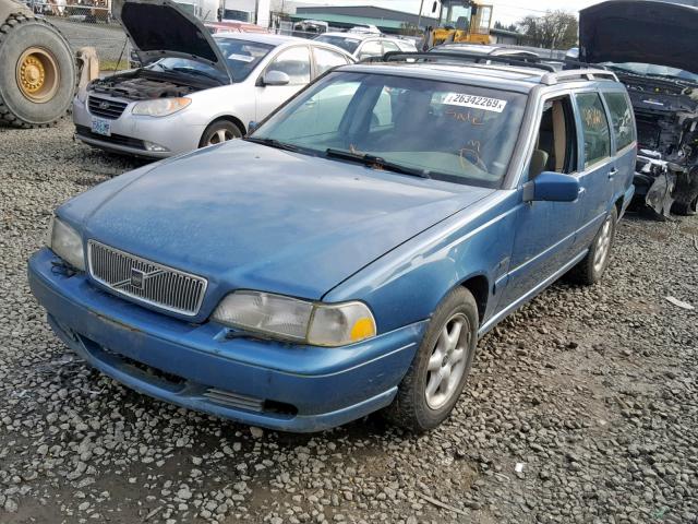 YV1LW5583W3431635 - 1998 VOLVO V70 BLUE photo 2