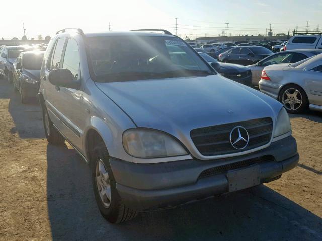 4JGAB54EXWA035175 - 1998 MERCEDES-BENZ ML 320 SILVER photo 1