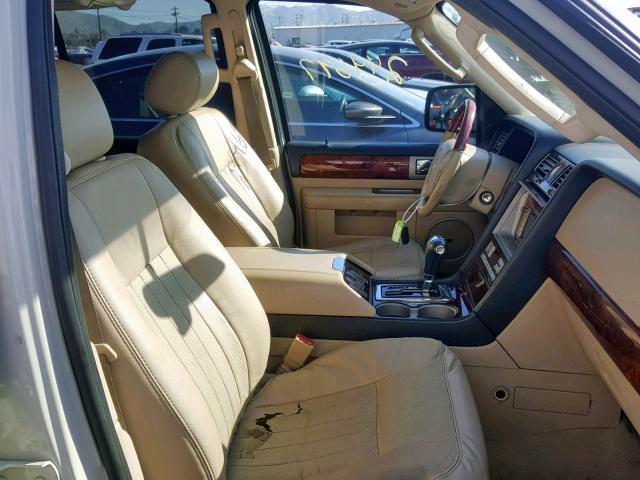 5LMFU27515LJ05947 - 2005 LINCOLN NAVIGATOR Blanc photo 5