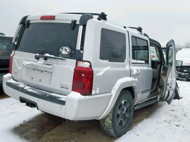 1J8HG58226C338775 - 2006 JEEP COMMANDER SILVER photo 4