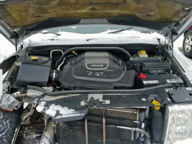 1J8HG58226C338775 - 2006 JEEP COMMANDER SILVER photo 7