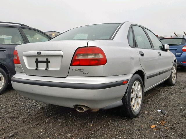 YV1VS2552YF510420 - 2000 VOLVO S40 SILVER photo 4