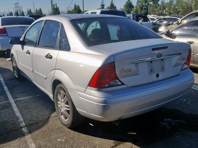 1FAFP3830YW289840 - 2000 FORD FOCUS ZTS SILVER photo 3