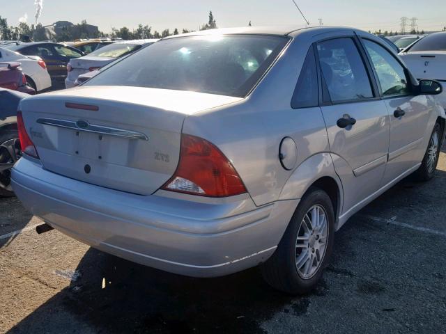1FAFP3830YW289840 - 2000 FORD FOCUS ZTS SILVER photo 4