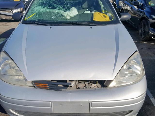 1FAFP3830YW289840 - 2000 FORD FOCUS ZTS SILVER photo 9