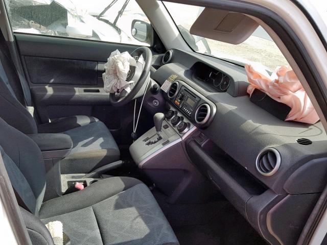JTLZE4FE9CJ002982 - 2012 TOYOTA SCION XB WHITE photo 5