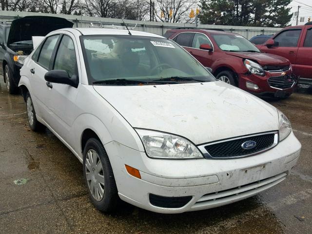 1FAFP34N85W310873 - 2005 FORD FOCUS ZX4 WHITE photo 1