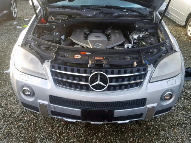 4JGBB77EX8A328279 - 2008 MERCEDES-BENZ ML 63 AMG SILVER photo 7